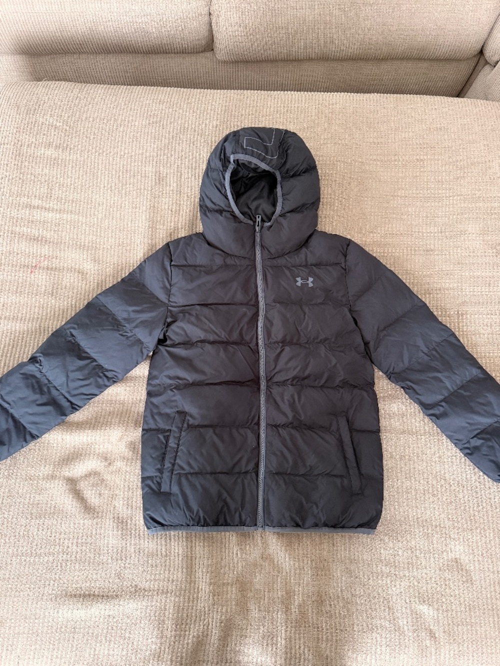 Under Armor Youth Hooded puffer jacket full zip